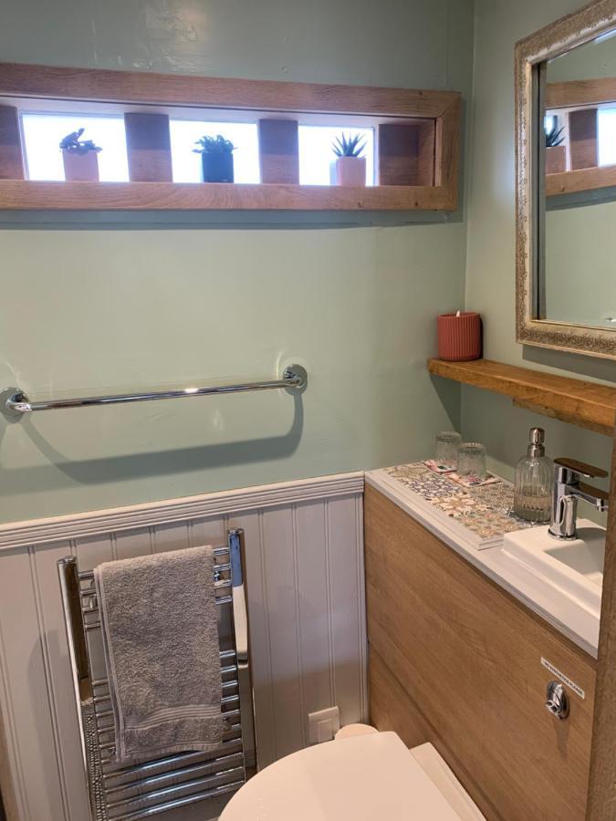 לואיס Meadow View - A Studio With Free Parking And A Sunny Terrace מראה חיצוני תמונה
